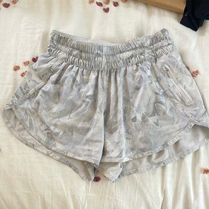 size 6 lulu lemon shorts